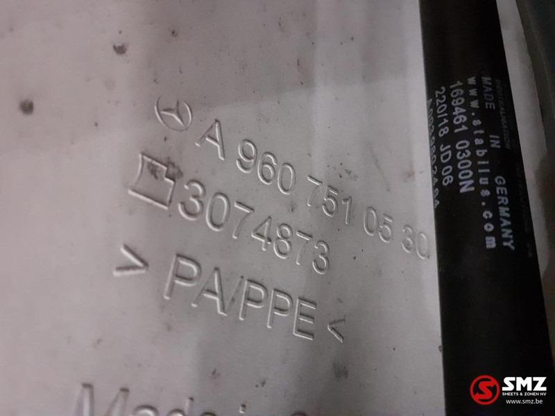 Mercedes-Benz Occ motorkap + windgeleiders Mercedes - غطاء السيارة - شاحنة: صورة 4 Mercedes-Benz Occ motorkap + windgeleiders Mercedes - غطاء السيارة - شاحنة: صورة 4