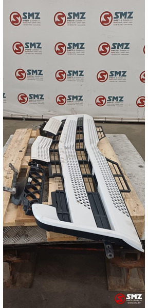Mercedes-Benz Occ radiatorgrille Mercedes - شبكة تهوية - شاحنة: صورة 4 Mercedes-Benz Occ radiatorgrille Mercedes - شبكة تهوية - شاحنة: صورة 4