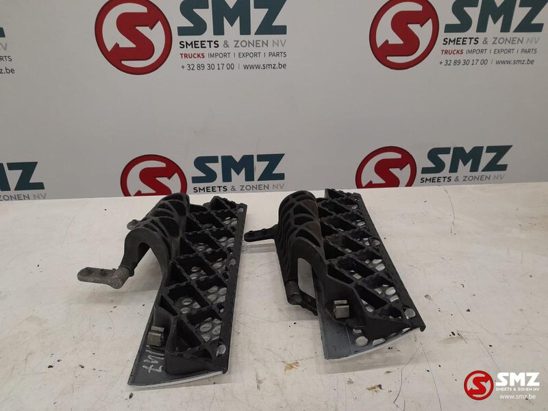Mercedes-Benz Occ set radiatorgrille + opstap links en rechts Me - شبكة تهوية - شاحنة: صورة 5 Mercedes-Benz Occ set radiatorgrille + opstap links en rechts Me - شبكة تهوية - شاحنة: صورة 5