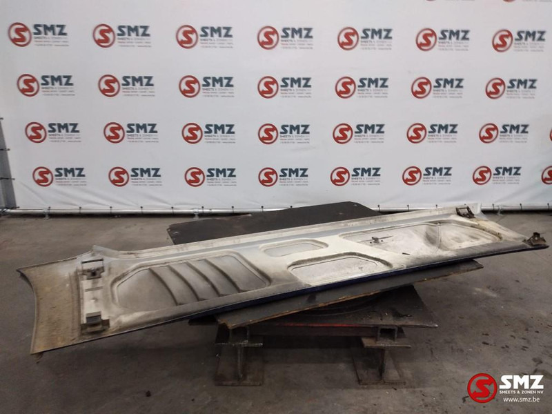 Mercedes-Benz Occ set sideskirts links + rechts Mercedes - إطار هيكلي/ إطار معدني - شاحنة: صورة 4 Mercedes-Benz Occ set sideskirts links + rechts Mercedes - إطار هيكلي/ إطار معدني - شاحنة: صورة 4