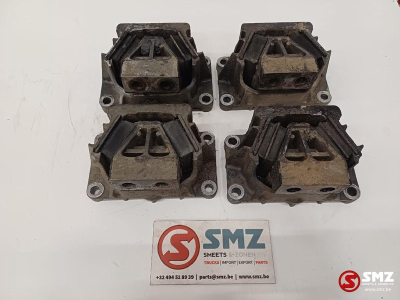 Mercedes-Benz Occ set van 4 motorsteunen Mercedes - كرسي مكينة - شاحنة: صورة 1 Mercedes-Benz Occ set van 4 motorsteunen Mercedes - كرسي مكينة - شاحنة: صورة 1