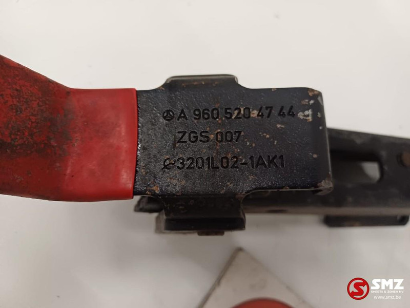 Mercedes-Benz Occ side-skirtsteun Mercedes - إطار هيكلي/ إطار معدني - شاحنة: صورة 4 Mercedes-Benz Occ side-skirtsteun Mercedes - إطار هيكلي/ إطار معدني - شاحنة: صورة 4