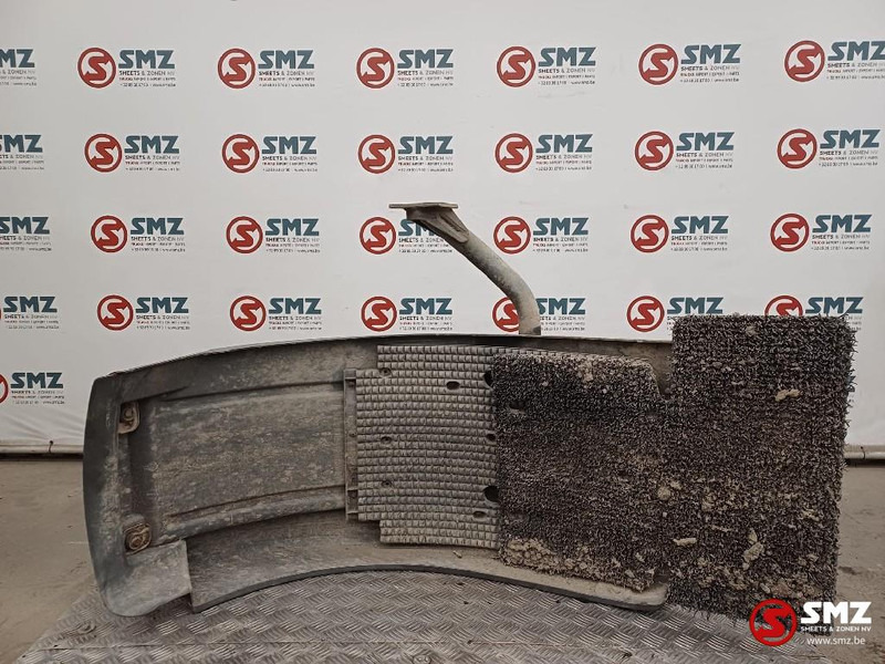 Mercedes-Benz Occ spatbord + spatbordbeugel Econic rechtsachtera - هيكل السيارة الخارجية - شاحنة: صورة 3 Mercedes-Benz Occ spatbord + spatbordbeugel Econic rechtsachtera - هيكل السيارة الخارجية - شاحنة: صورة 3