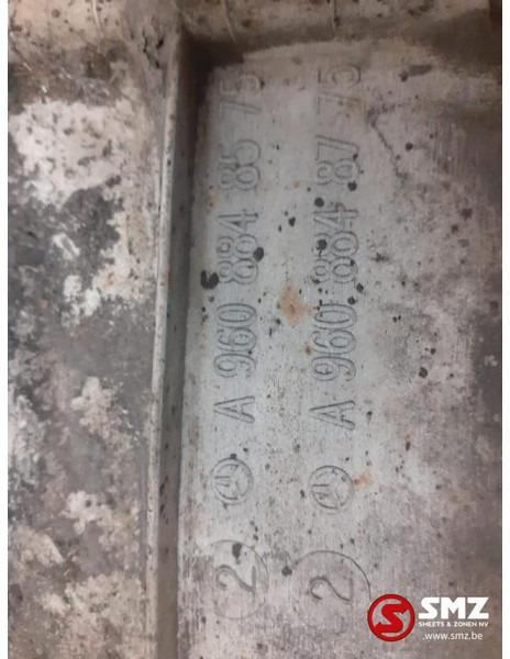 Mercedes-Benz Occ spatbordverlenging links Mercedes Actros MP4 - هيكل السيارة الخارجية - شاحنة: صورة 2 Mercedes-Benz Occ spatbordverlenging links Mercedes Actros MP4 - هيكل السيارة الخارجية - شاحنة: صورة 2