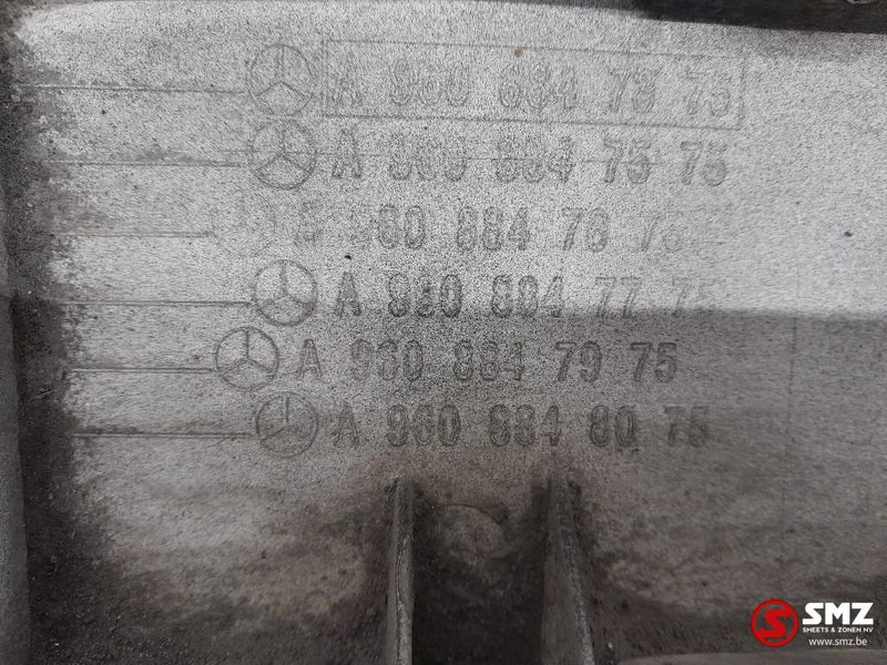 Mercedes-Benz Occ spatbordverlenging rechts Mercedes - هيكل السيارة الخارجية - شاحنة: صورة 4 Mercedes-Benz Occ spatbordverlenging rechts Mercedes - هيكل السيارة الخارجية - شاحنة: صورة 4