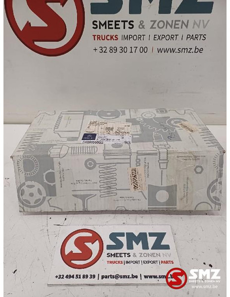 Mercedes-Benz Rolbegeleider schuifdeur Mercedes - باب و قطع الغيار - شاحنة: صورة 3 Mercedes-Benz Rolbegeleider schuifdeur Mercedes - باب و قطع الغيار - شاحنة: صورة 3