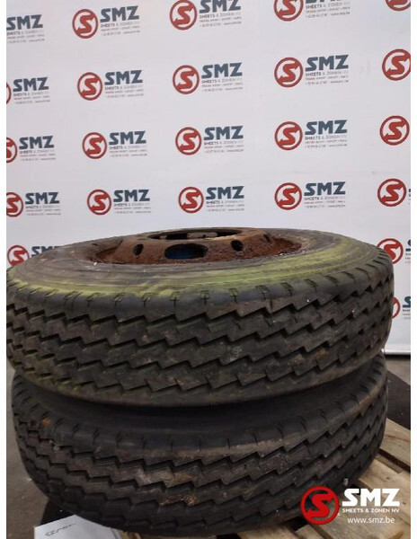 Pirelli Occ vrachtwagenband Pirelli Cinturato 11 00 R 20 - إطارات - شاحنة: صورة 1 Pirelli Occ vrachtwagenband Pirelli Cinturato 11 00 R 20 - إطارات - شاحنة: صورة 1
