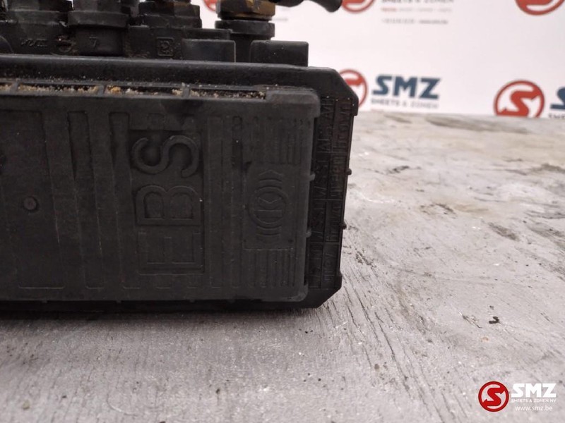 Renault Occ ABS modulator EBS 5x - صمام الفرامل - شاحنة: صورة 2 Renault Occ ABS modulator EBS 5x - صمام الفرامل - شاحنة: صورة 2