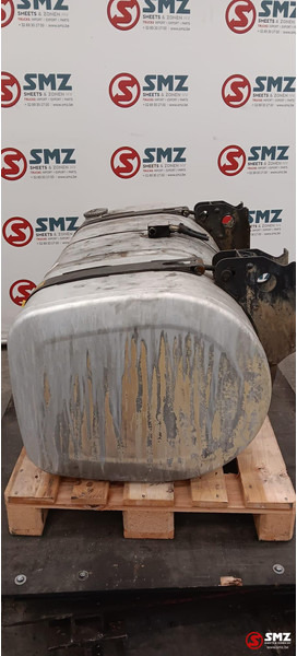 Renault Occ brandstoftank 415L + steunen Renault - خزان الوقود - شاحنة: صورة 3 Renault Occ brandstoftank 415L + steunen Renault - خزان الوقود - شاحنة: صورة 3