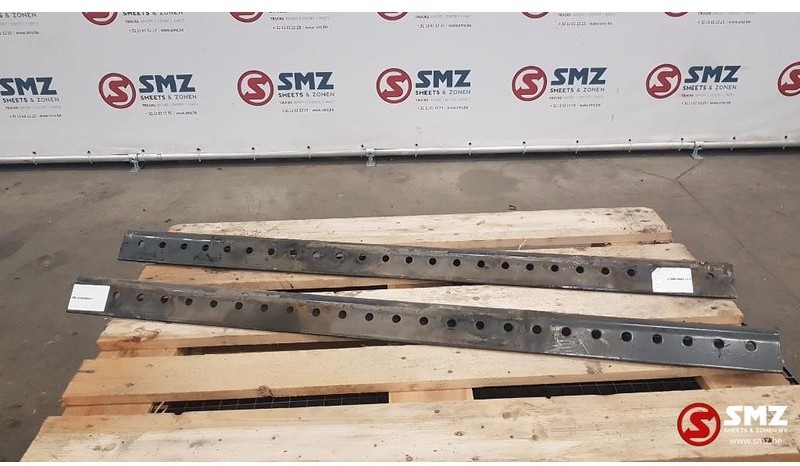 Renault Occ hoekprofielen voor montage koppelschotel - قارنة سرجية - شاحنة: صورة 2 Renault Occ hoekprofielen voor montage koppelschotel - قارنة سرجية - شاحنة: صورة 2