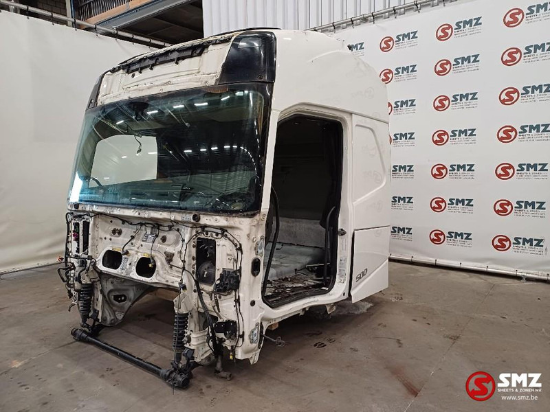 Volvo Occ Cabine Volvo FH4 met schade - الكابينة والداخلية - شاحنة: صورة 2 Volvo Occ Cabine Volvo FH4 met schade - الكابينة والداخلية - شاحنة: صورة 2