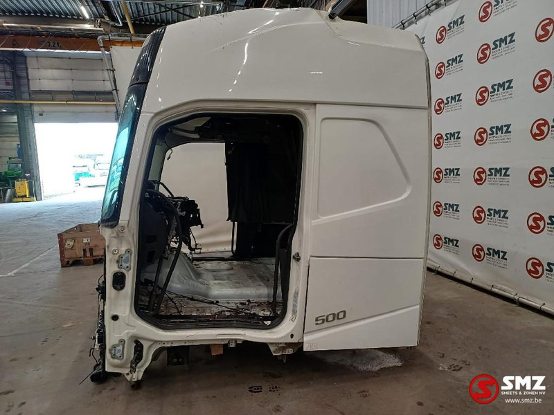 Volvo Occ Cabine Volvo FH4 met schade - الكابينة والداخلية - شاحنة: صورة 4 Volvo Occ Cabine Volvo FH4 met schade - الكابينة والداخلية - شاحنة: صورة 4
