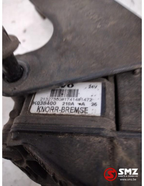 Volvo Occ EBS modulator Volvo FH 21327360 K038400 - قطع الغيار - شاحنة: صورة 3 Volvo Occ EBS modulator Volvo FH 21327360 K038400 - قطع الغيار - شاحنة: صورة 3