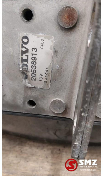 Volvo Occ Radiator met intercooler Volvo FH12 - مشعاع - شاحنة: صورة 4 Volvo Occ Radiator met intercooler Volvo FH12 - مشعاع - شاحنة: صورة 4