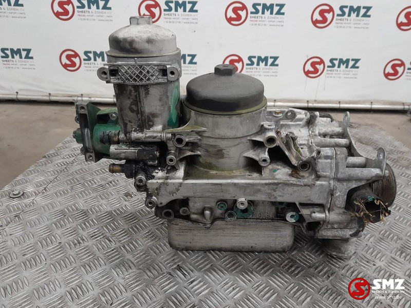 Volvo Occ oliefilterhuis met waterpomp D7E Volvo - فلتر الزيت - شاحنة: صورة 1 Volvo Occ oliefilterhuis met waterpomp D7E Volvo - فلتر الزيت - شاحنة: صورة 1