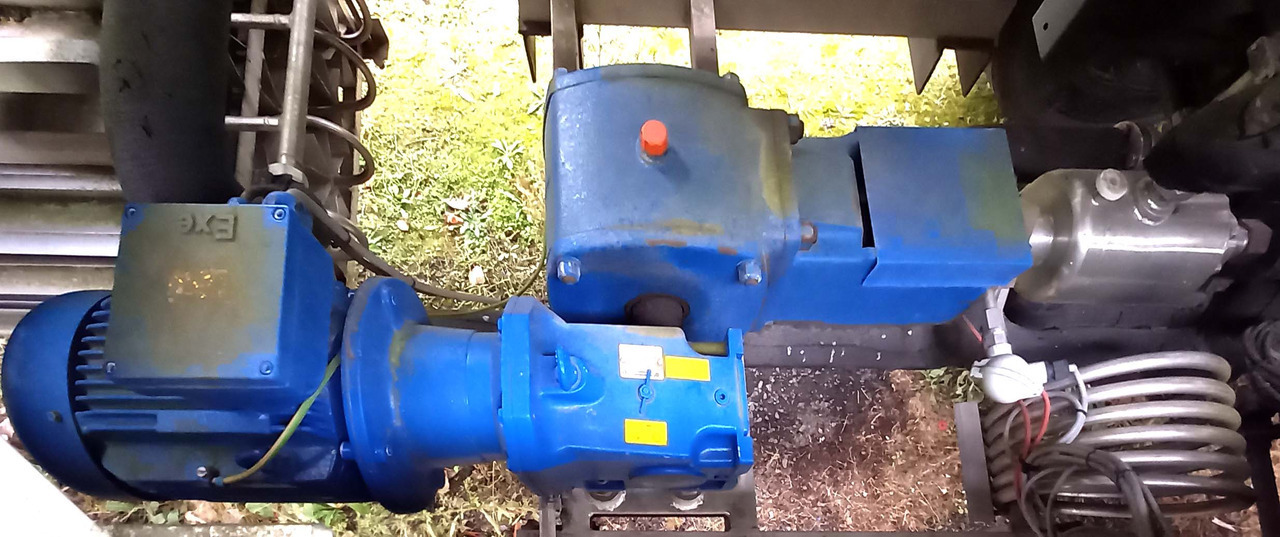 نصف مقطورة صهريج Messer Griesheim Gas tank semi-trailer used for LNG/CNG mobile filling station Methan Gas Cryogenic: صورة 19 نصف مقطورة صهريج Messer Griesheim Gas tank semi-trailer used for LNG/CNG mobile filling station Methan Gas Cryogenic: صورة 19