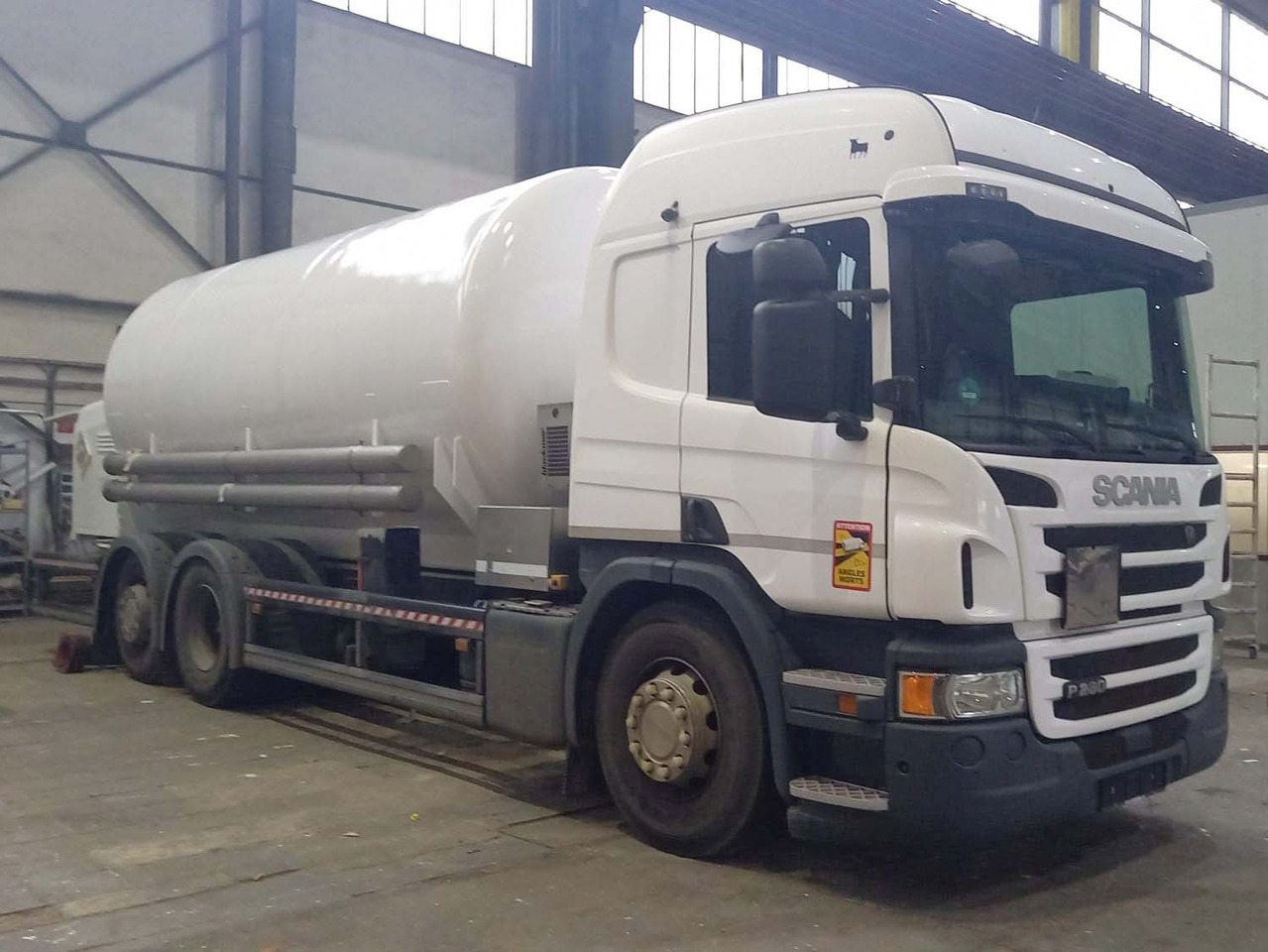 SCANIA Gas tank truck Orca cryogenic used for nitrogen and argon - شاحنة صهريج: صورة 1 SCANIA Gas tank truck Orca cryogenic used for nitrogen and argon - شاحنة صهريج: صورة 1