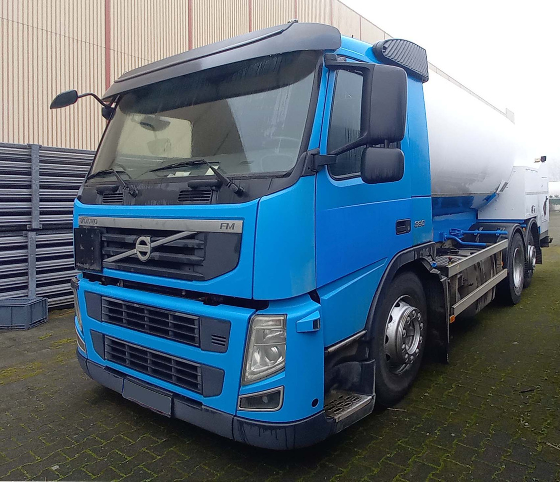 VOLVO Gas, oxygen, argon, nitrogen, cryogenic tank truck - شاحنة صهريج: صورة 3 VOLVO Gas, oxygen, argon, nitrogen, cryogenic tank truck - شاحنة صهريج: صورة 3