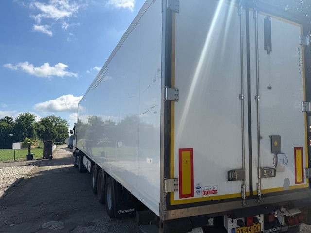 Krone Laadklep Liftas - نصف مقطورة للتبريد: صورة 2 Krone Laadklep Liftas - نصف مقطورة للتبريد: صورة 2