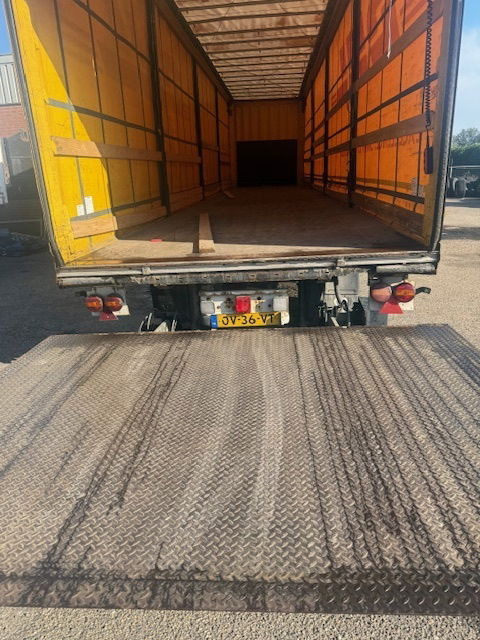Krone Stuuras liftas laadklep - نصف مقطورة بستائر جانبية: صورة 5 Krone Stuuras liftas laadklep - نصف مقطورة بستائر جانبية: صورة 5