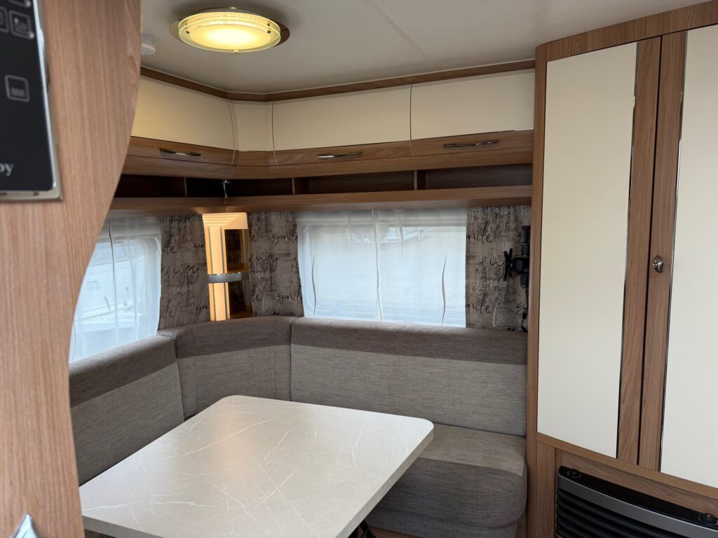 Hobby De Luxe 455 UF 2020 - كرفان سحب: صورة 5 Hobby De Luxe 455 UF 2020 - كرفان سحب: صورة 5