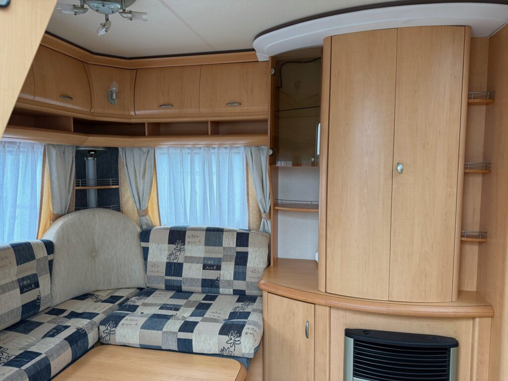 Hobby De Luxe 540 UL 2007 - كرفان سحب: صورة 5 Hobby De Luxe 540 UL 2007 - كرفان سحب: صورة 5