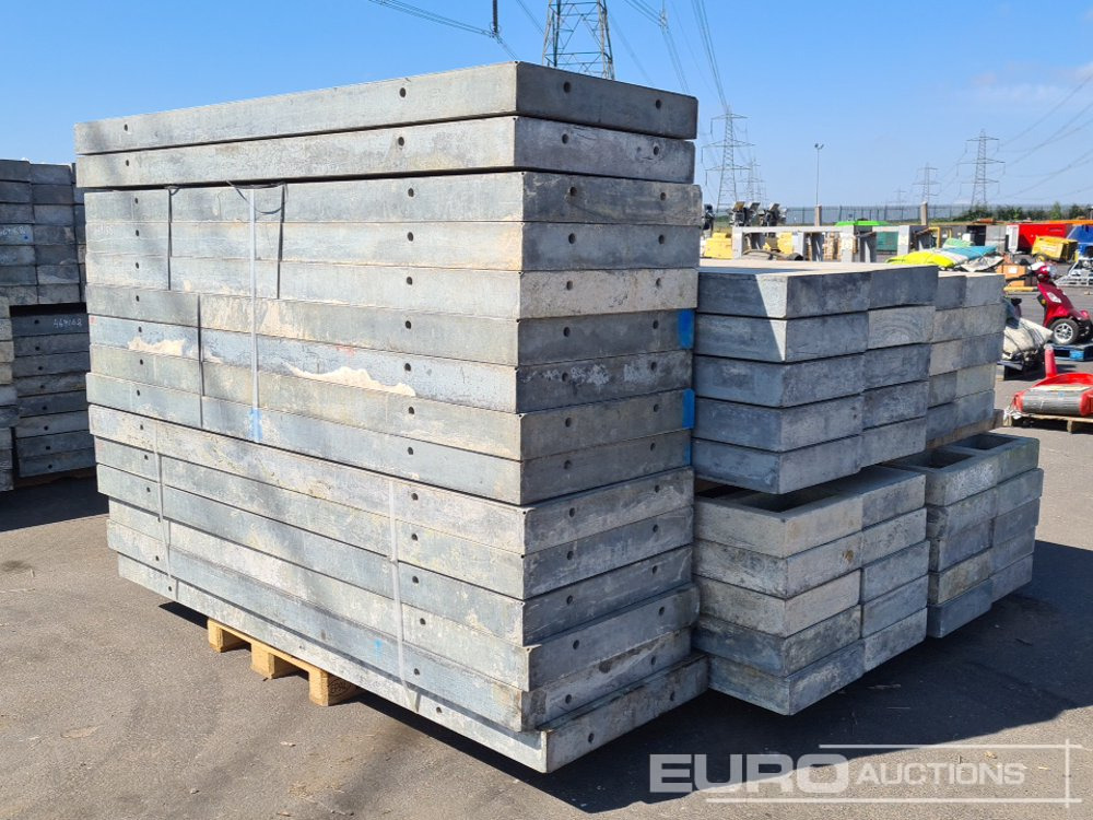 0.75m x 2.5m Concrete Shuttering (2 Bundles), 0.45m x 3m Concrete Shuttering (3 Bundles) & 0.45m x 2m Concrete Shuttering (1 Bundle) - معــدات الاسفلت: صورة 1 0.75m x 2.5m Concrete Shuttering (2 Bundles), 0.45m x 3m Concrete Shuttering (3 Bundles) & 0.45m x 2m Concrete Shuttering (1 Bundle) - معــدات الاسفلت: صورة 1