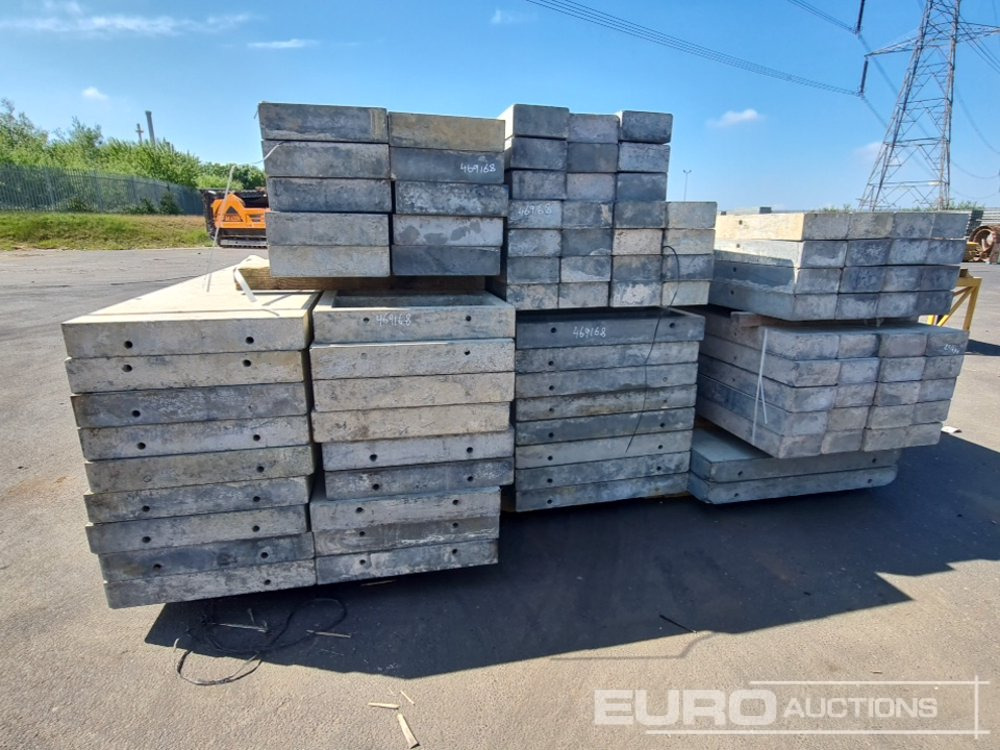 0.75m x 3m Concrete Shuttering (2 Bundles), 1m x 2.5m Concrete Shuttering (1 Bundle), 0.45m x 2.5m Concrete Shuttering (1 Bundle) & 0.25m x 3m Concrete Shuttering (3 Bundles) - معــدات الاسفلت: صورة 2 0.75m x 3m Concrete Shuttering (2 Bundles), 1m x 2.5m Concrete Shuttering (1 Bundle), 0.45m x 2.5m Concrete Shuttering (1 Bundle) & 0.25m x 3m Concrete Shuttering (3 Bundles) - معــدات الاسفلت: صورة 2