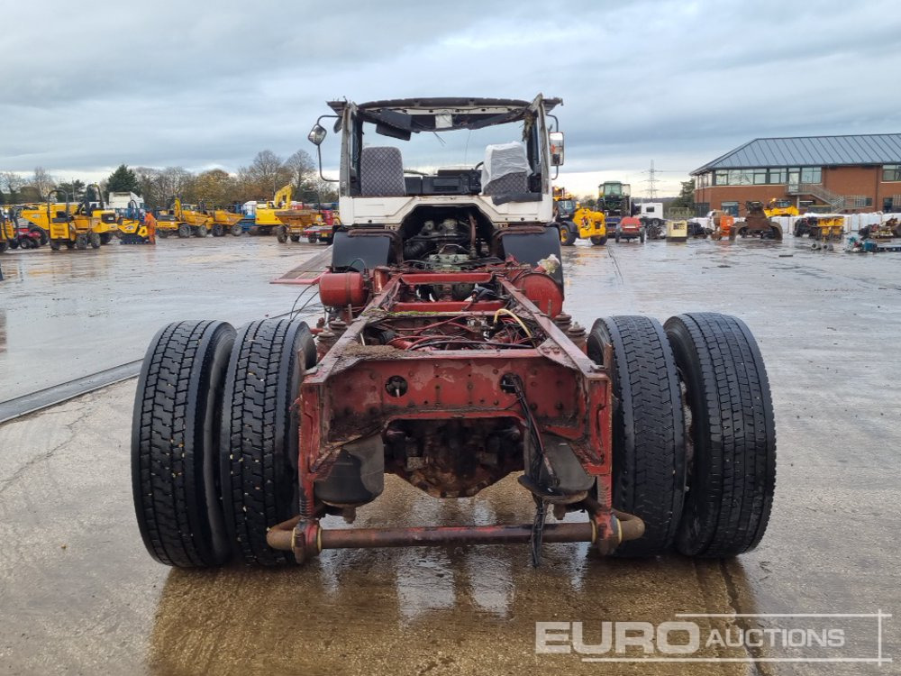 1989 Mercedes 1617 - شاحنة بهيكل معدني للمقصورة: صورة 4 1989 Mercedes 1617 - شاحنة بهيكل معدني للمقصورة: صورة 4