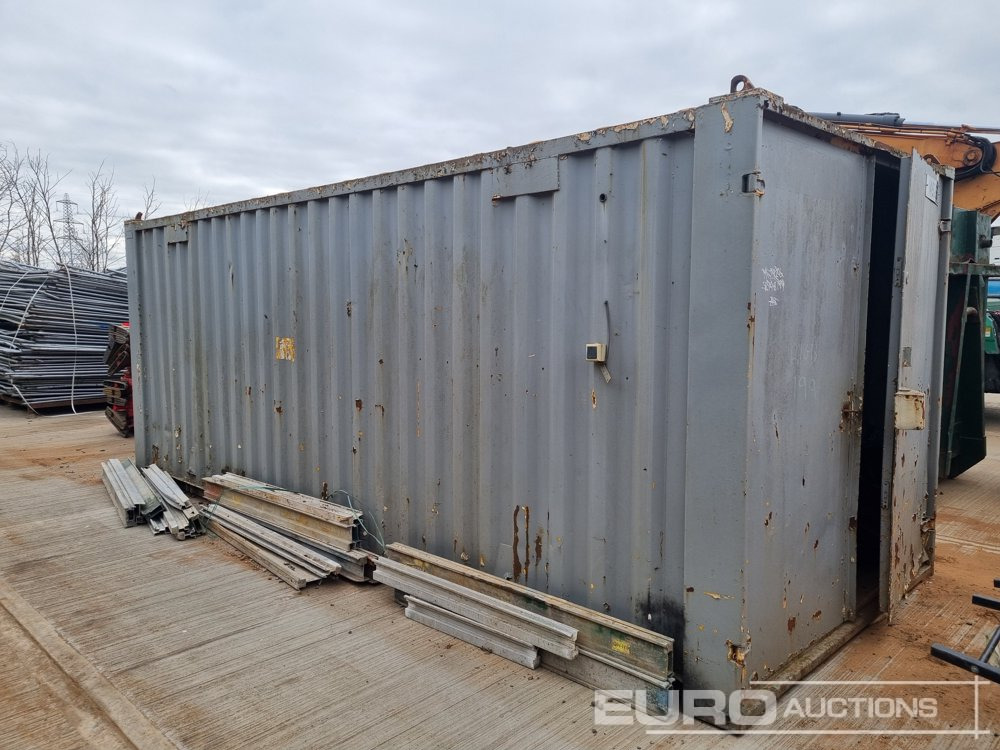 20' Container & Contents - حاوية شحن: صورة 1 20' Container & Contents - حاوية شحن: صورة 1