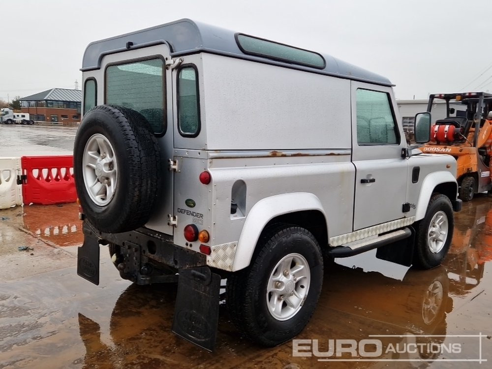 2002 Land Rover Defender 90 - سيارة دفع رباعي: صورة 5 2002 Land Rover Defender 90 - سيارة دفع رباعي: صورة 5