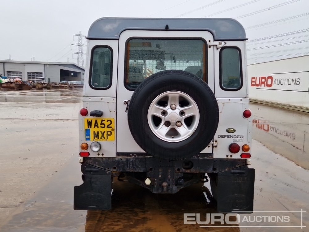 2002 Land Rover Defender 90 - سيارة دفع رباعي: صورة 4 2002 Land Rover Defender 90 - سيارة دفع رباعي: صورة 4