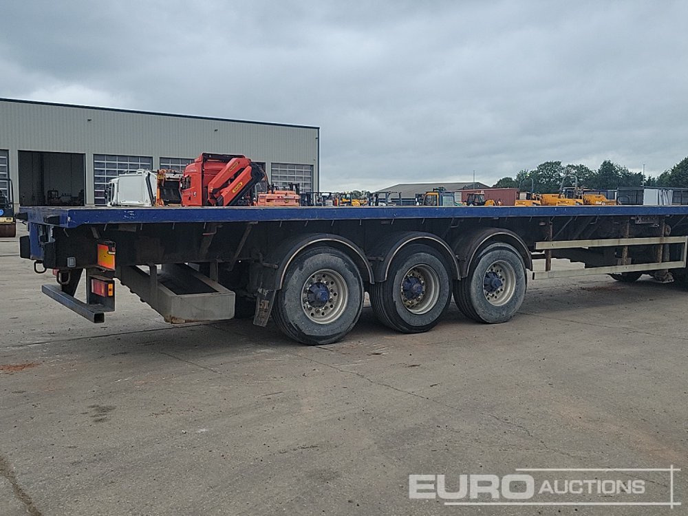 2007 SDC Trailer Tri Axle Extendable Flatbed Trailer, Twist Locks, Rear Steer - نصف مقطورة مسطحة: صورة 5 2007 SDC Trailer Tri Axle Extendable Flatbed Trailer, Twist Locks, Rear Steer - نصف مقطورة مسطحة: صورة 5