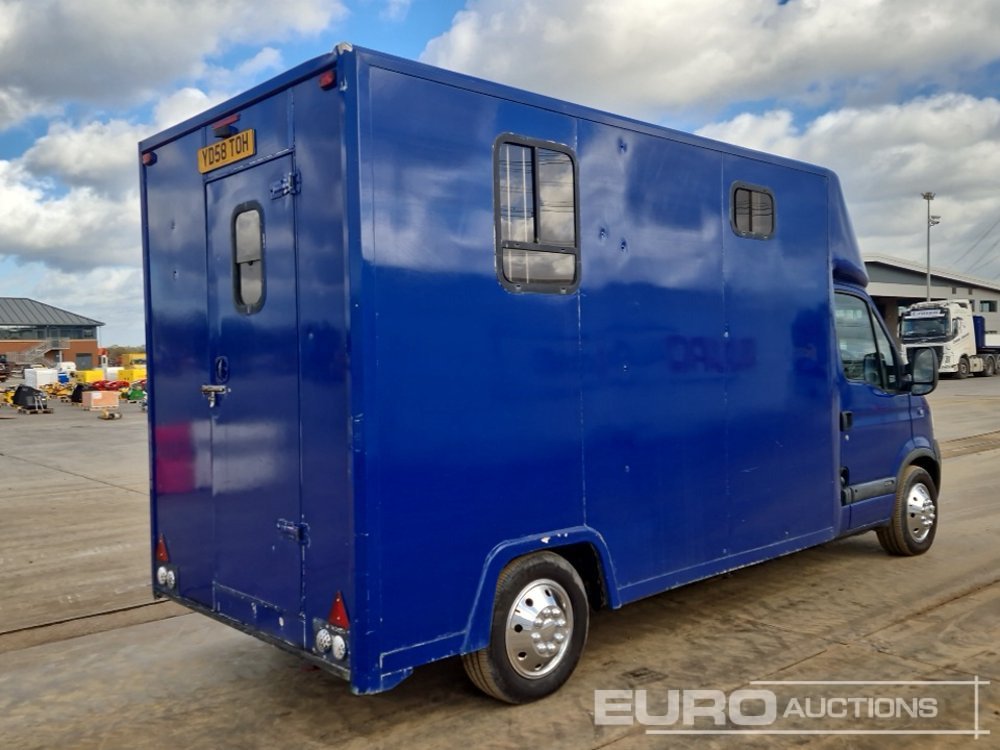 2008 Nissan Interstar - شاحنة بصندوق مغلق: صورة 5 2008 Nissan Interstar - شاحنة بصندوق مغلق: صورة 5