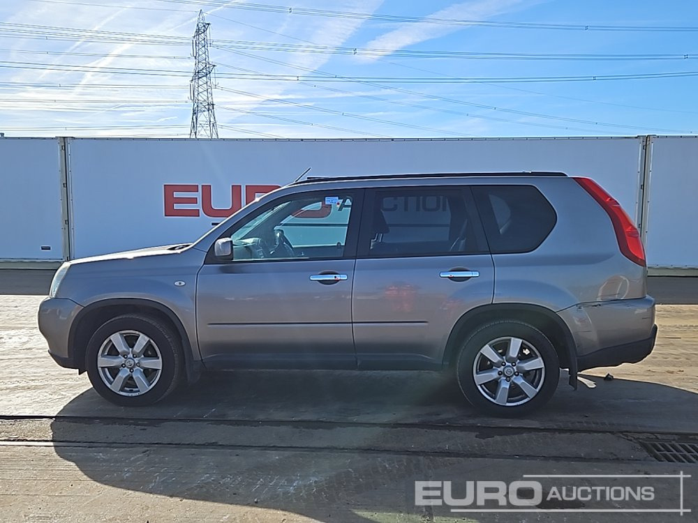 2008 Nissan X-Trail - سيارة دفع رباعي: صورة 2 2008 Nissan X-Trail - سيارة دفع رباعي: صورة 2