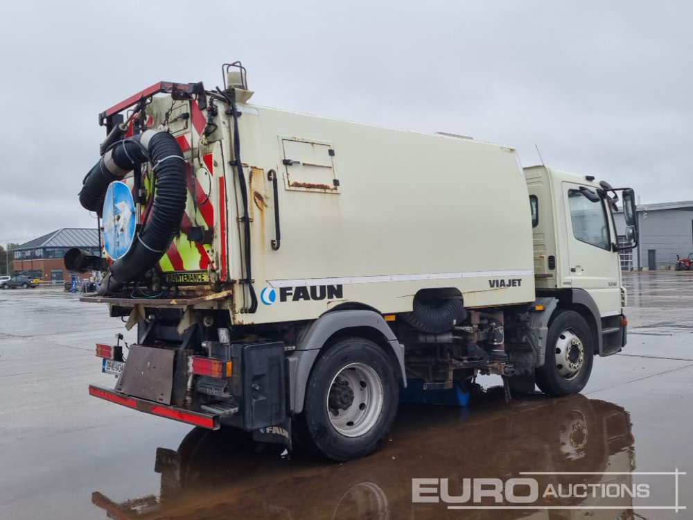 2009 Mercedes Atego 1318 - سياره كنس شوارع: صورة 5 2009 Mercedes Atego 1318 - سياره كنس شوارع: صورة 5