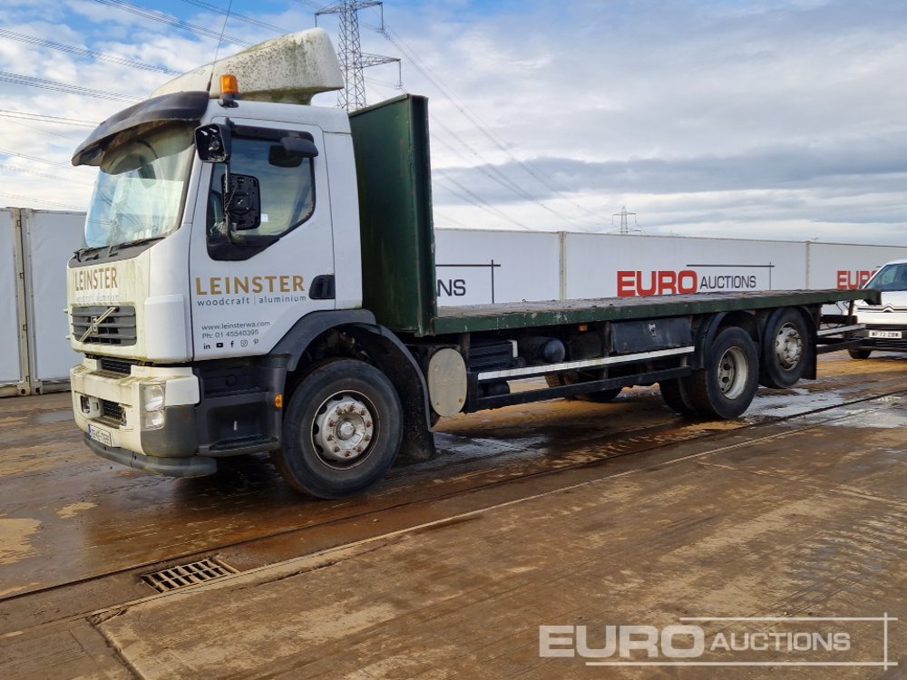 2009 Volvo 6x2 Flat Bed Lorry, Rear Lift, Manual Gearbox - شاحنات مسطحة: صورة 1 2009 Volvo 6x2 Flat Bed Lorry, Rear Lift, Manual Gearbox - شاحنات مسطحة: صورة 1