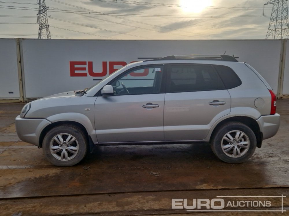 2010 Hyundai Tucson - سيارة دفع رباعي: صورة 2 2010 Hyundai Tucson - سيارة دفع رباعي: صورة 2