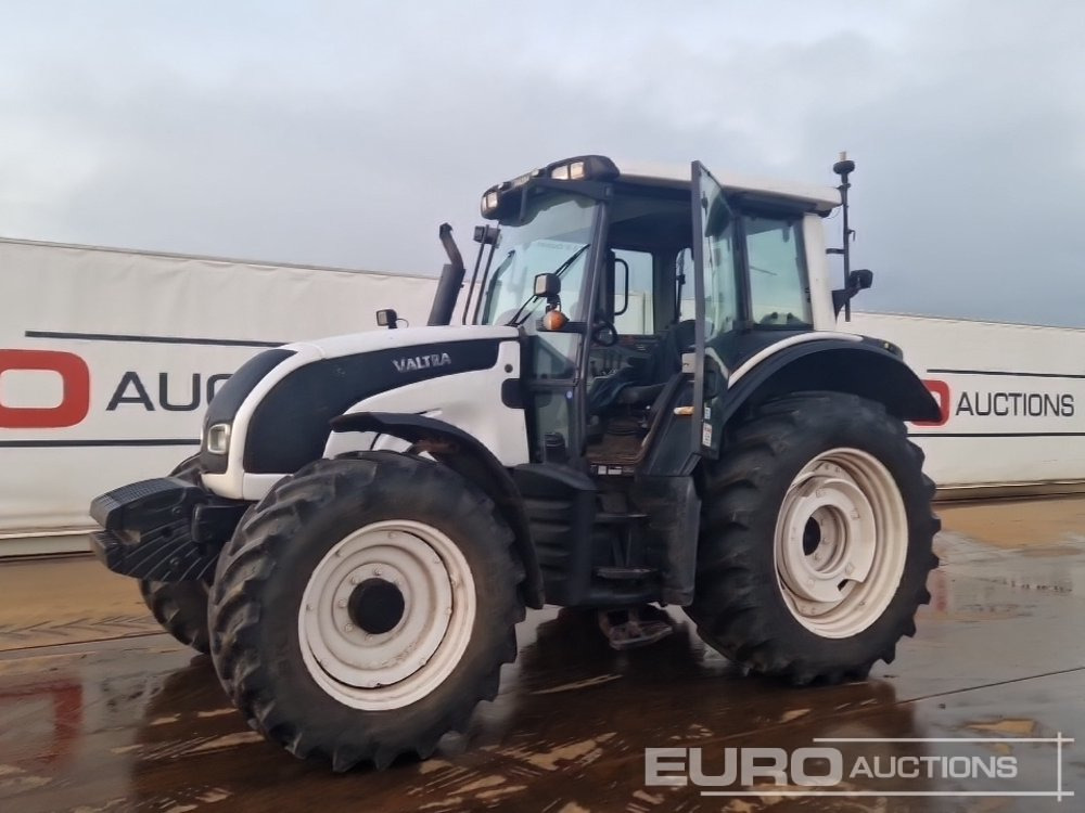 2011 Valtra N121 - جرار: صورة 1 2011 Valtra N121 - جرار: صورة 1