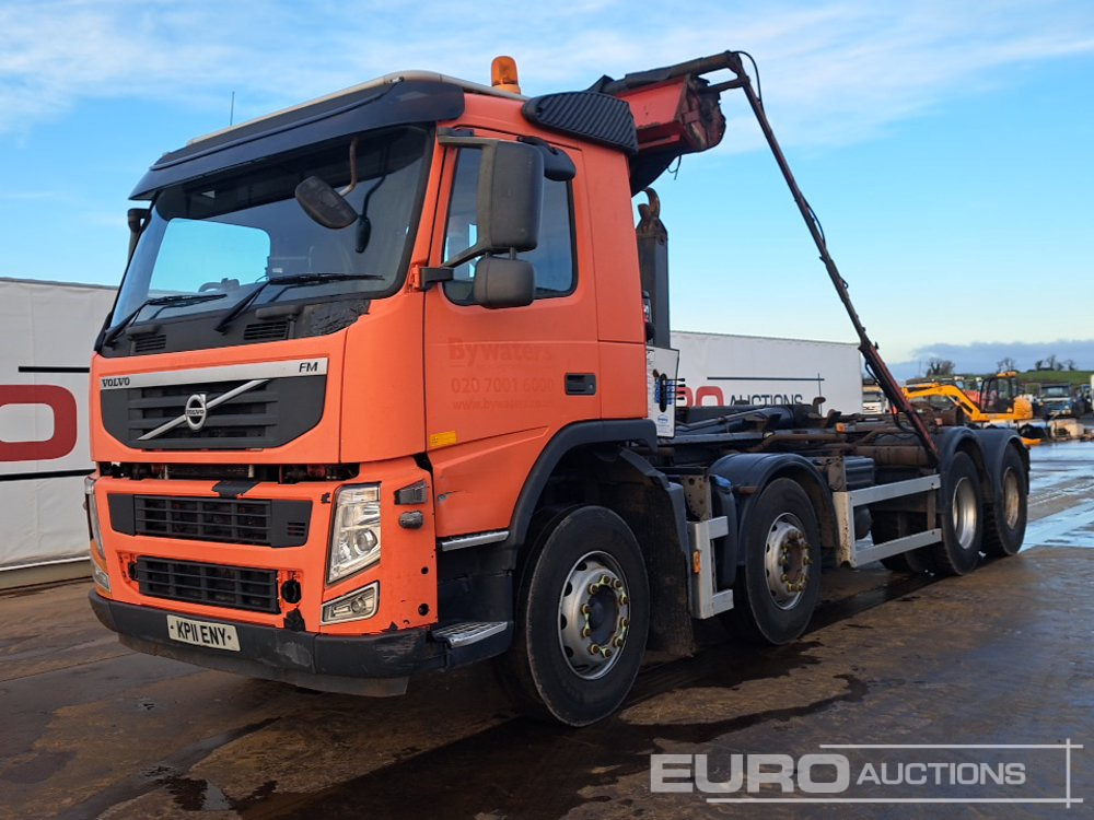 2011 Volvo FM - شاحنة برافعة خطافية: صورة 1 2011 Volvo FM - شاحنة برافعة خطافية: صورة 1