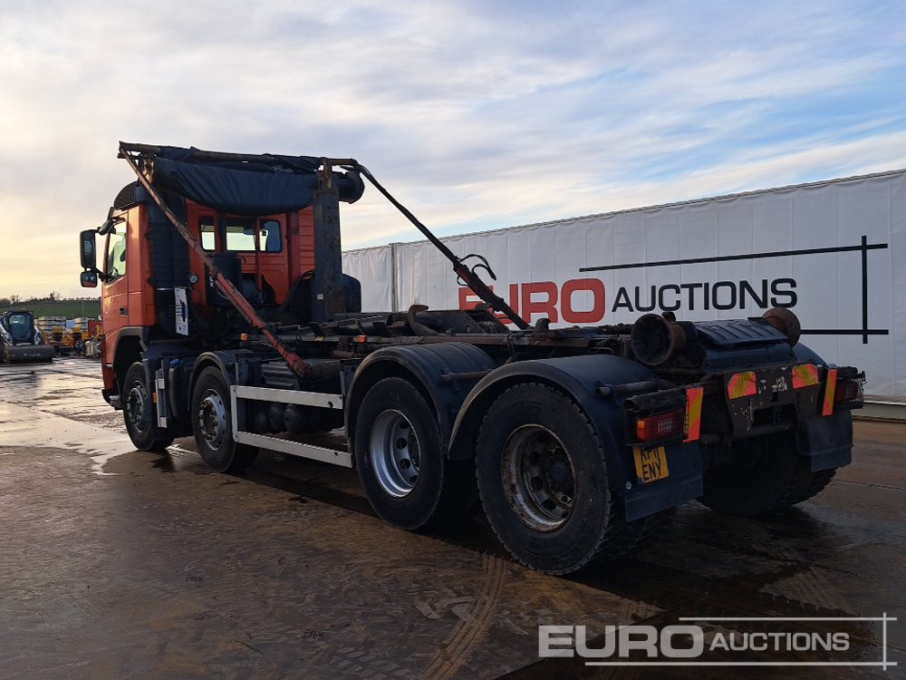 2011 Volvo FM - شاحنة برافعة خطافية: صورة 3 2011 Volvo FM - شاحنة برافعة خطافية: صورة 3