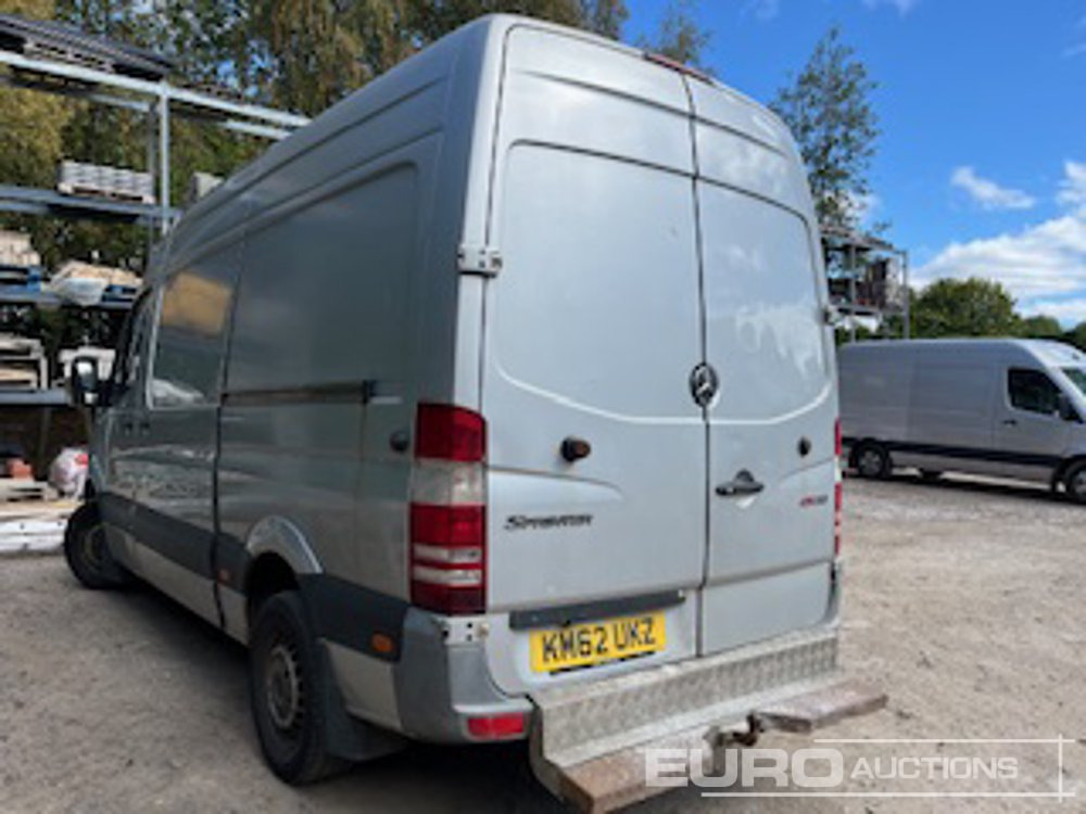 2012 Mercedes Sprinter - شاحنة توصيل مغلقة: صورة 3 2012 Mercedes Sprinter - شاحنة توصيل مغلقة: صورة 3