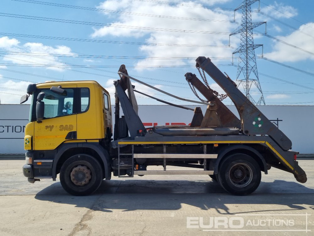 2012 Scania P230 - شاحنة لودر انزلاقي: صورة 2 2012 Scania P230 - شاحنة لودر انزلاقي: صورة 2