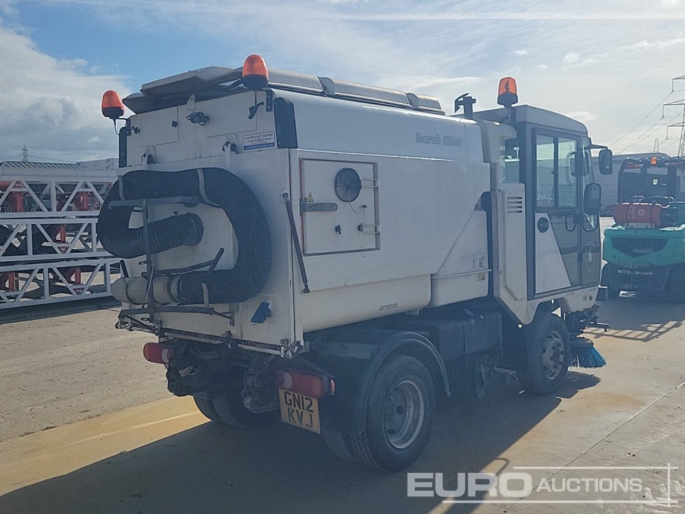 2012 Scarab 4x2 Road Sweeper, Reverse Camera, A/C - سياره كنس شوارع: صورة 5 2012 Scarab 4x2 Road Sweeper, Reverse Camera, A/C - سياره كنس شوارع: صورة 5