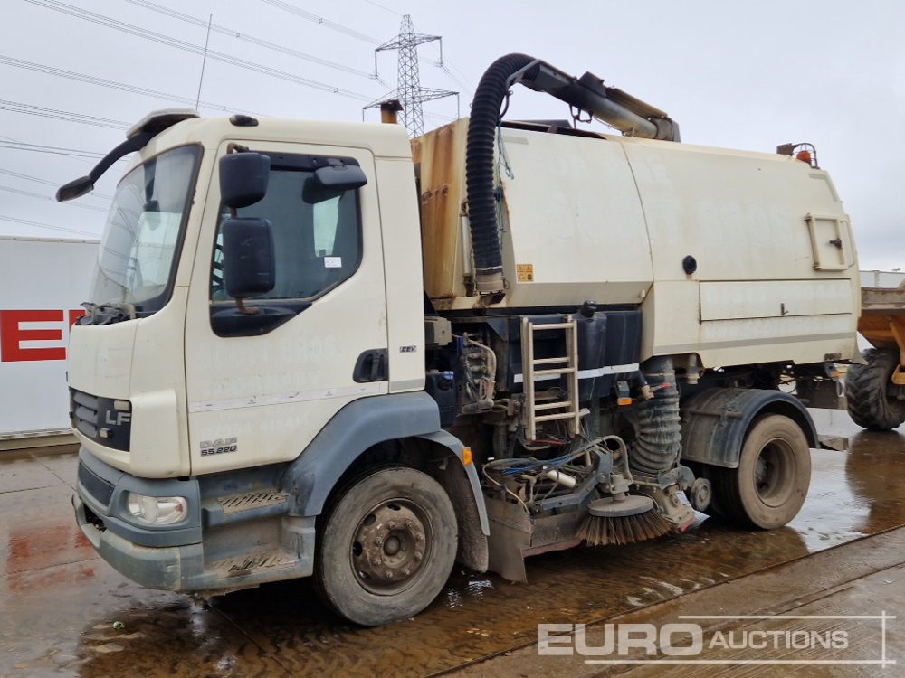 2013 DAF LF55.220 - سياره كنس شوارع: صورة 1 2013 DAF LF55.220 - سياره كنس شوارع: صورة 1