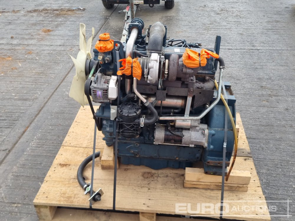 2013 Kubota 4 Cylinder Engine - محرك: صورة 2 2013 Kubota 4 Cylinder Engine - محرك: صورة 2