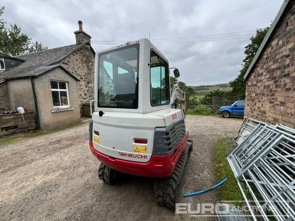 2013 Takeuchi TB228 - حفار صغير: صورة 3 2013 Takeuchi TB228 - حفار صغير: صورة 3