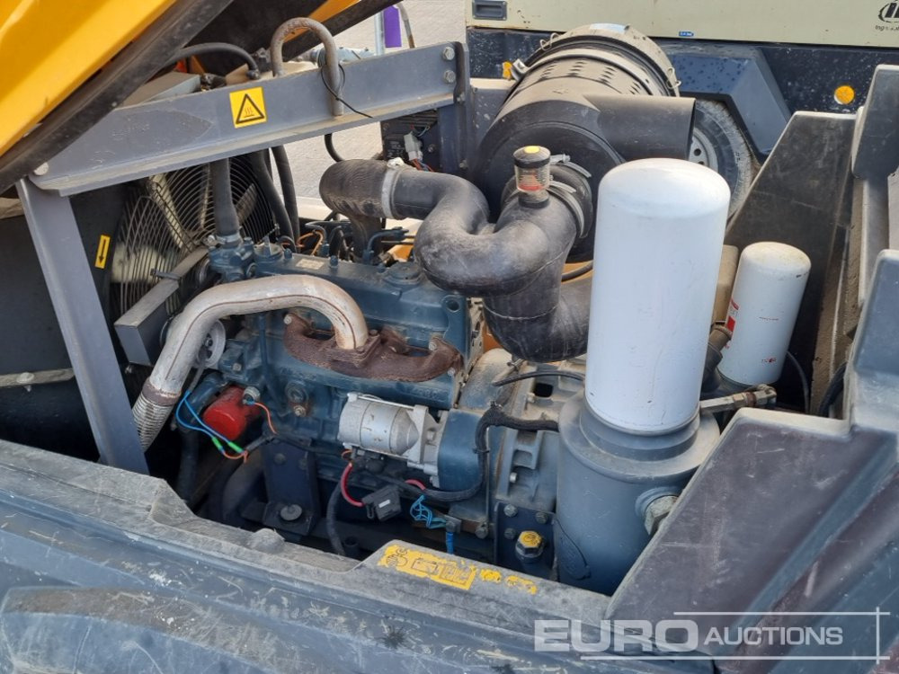 ضاغط هوائي 2014 Atlas Copco XAS67: صورة 14