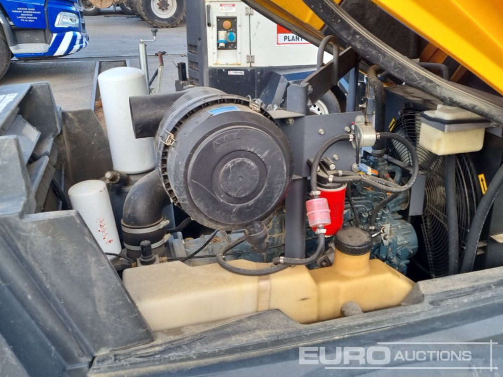 ضاغط هوائي 2014 Atlas Copco XAS67: صورة 19