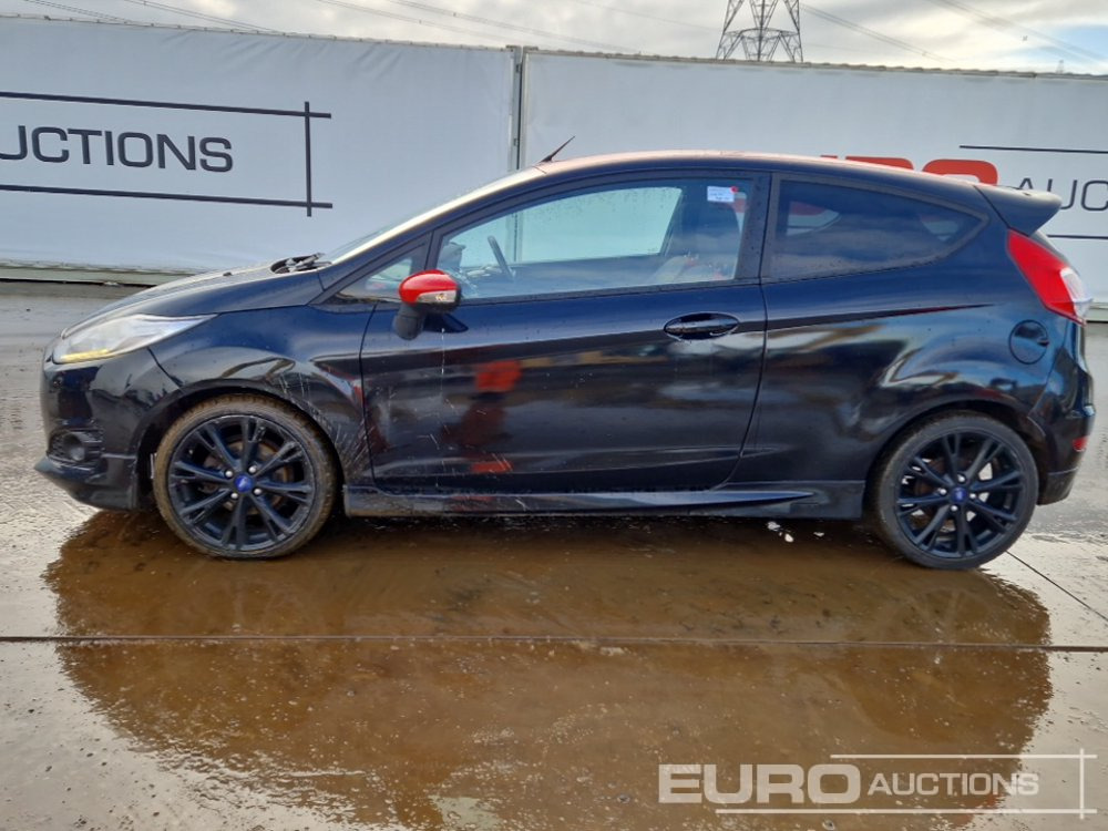 2015 Ford Fiesta - سيارة: صورة 2 2015 Ford Fiesta - سيارة: صورة 2
